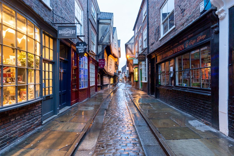 EDINBURGH – YORK – LEEDS 	(Ăn ba bữa)